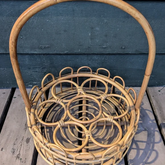 Natural Rattan Basket with Handle - Picture 3 of 4